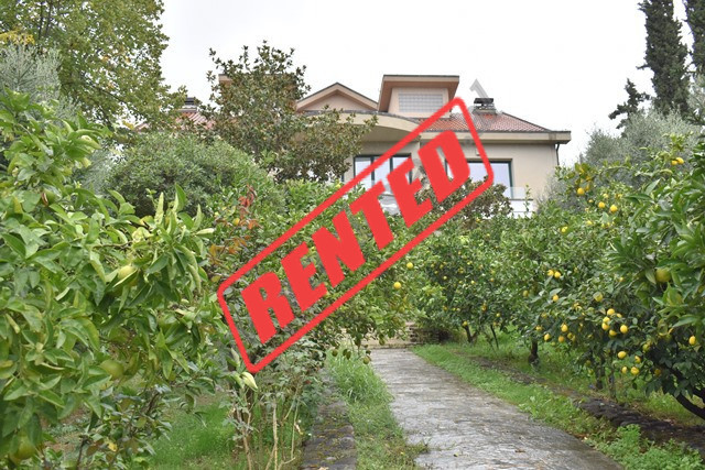 Three storey villa for rent in Panorama e Liqenit Street, in the Farka area in Tirana, Albania.
It 